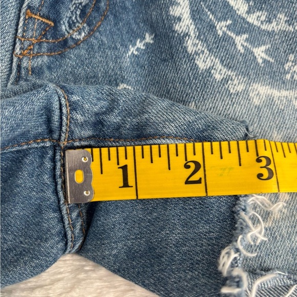LUCKY BRAND Blue Paisley Distressed Denim Cut Off Shorts 2/26 - Picture 6 of 7